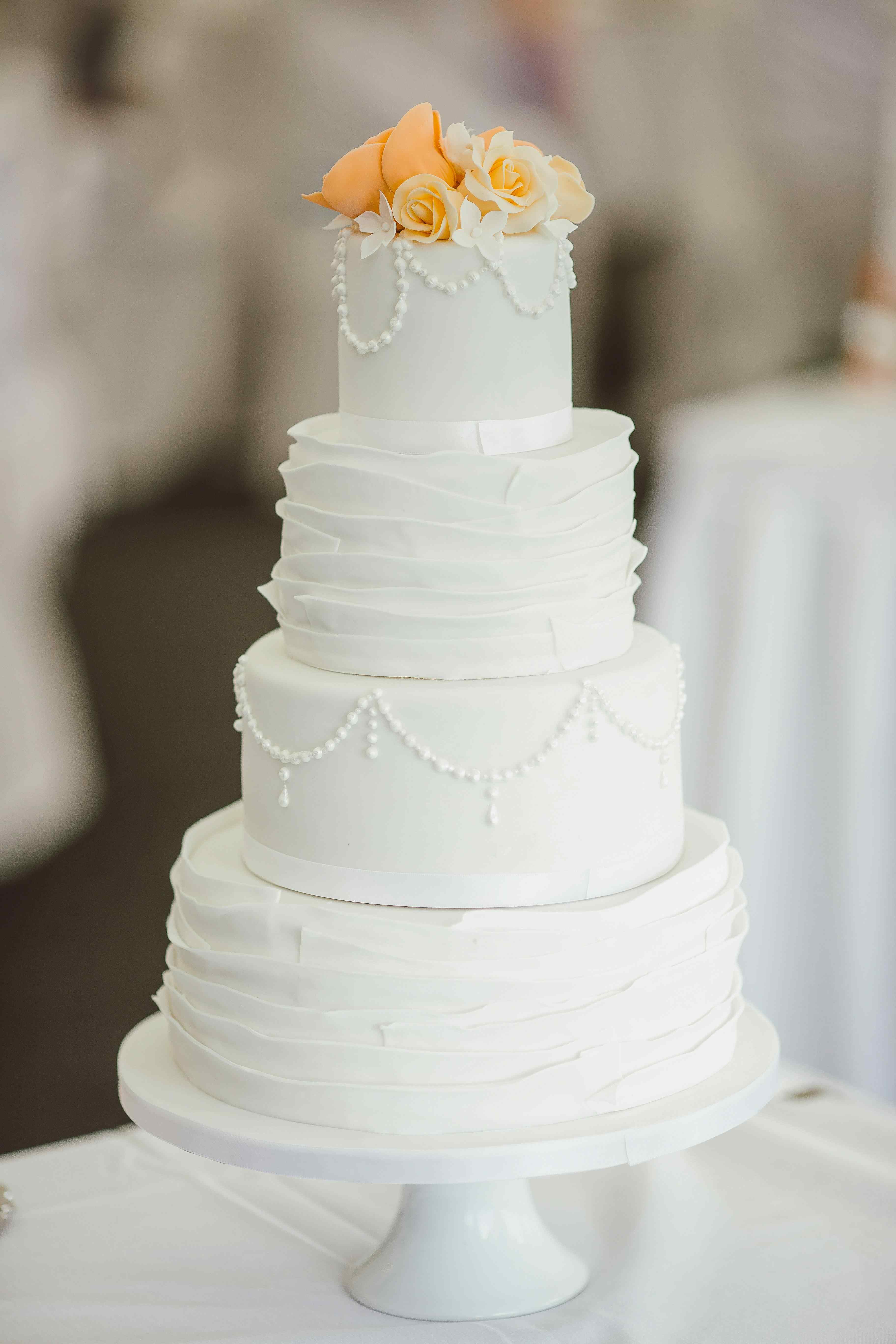 Elegant wedding cake from the Arie Classic Events portfolio