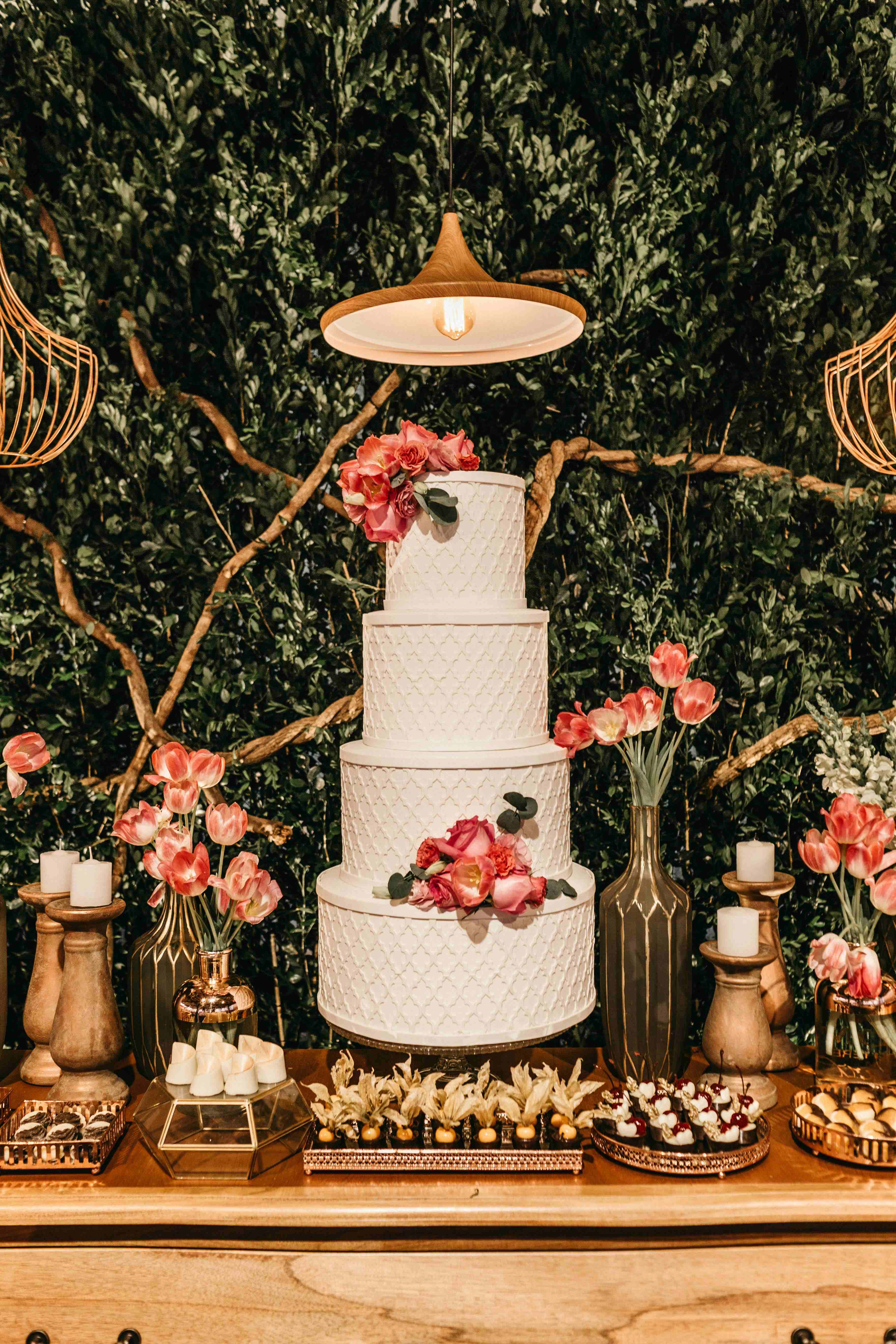 Tiered wedding cake from the Arie Classic Events portfolio